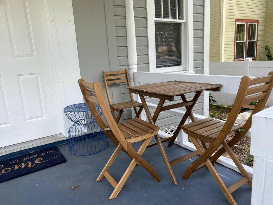 Contemporary 1-Bedroom Private Bungalow Walk To Armature & Riverwalk Tampa Eksteriør billede